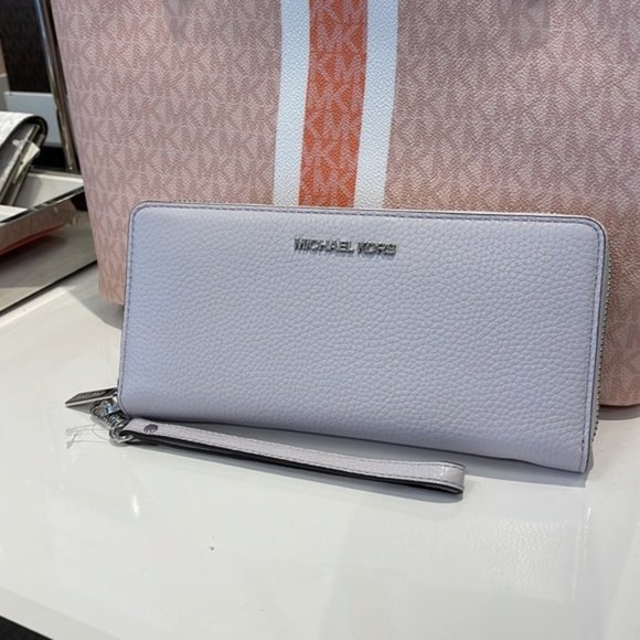 Michael Kors Jet Set Travel Large Travel Continental Wallet Leather Wristlet - Picture 6 of 16